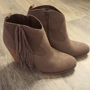 Steve Madden Ohio fringe booties